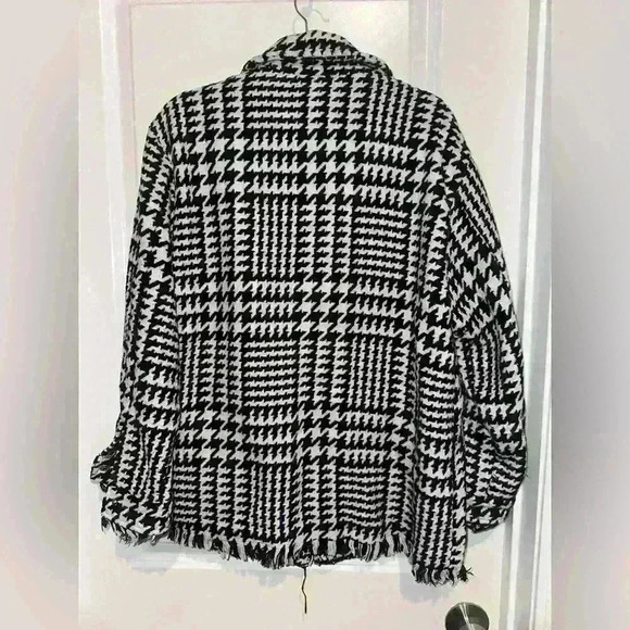 Forever 21 Houndstooth Shacket Jacket size S - Picture 3 of 3